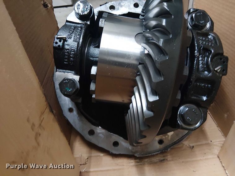 image for item NC9752 Dana Spicer S15-140N rear differential