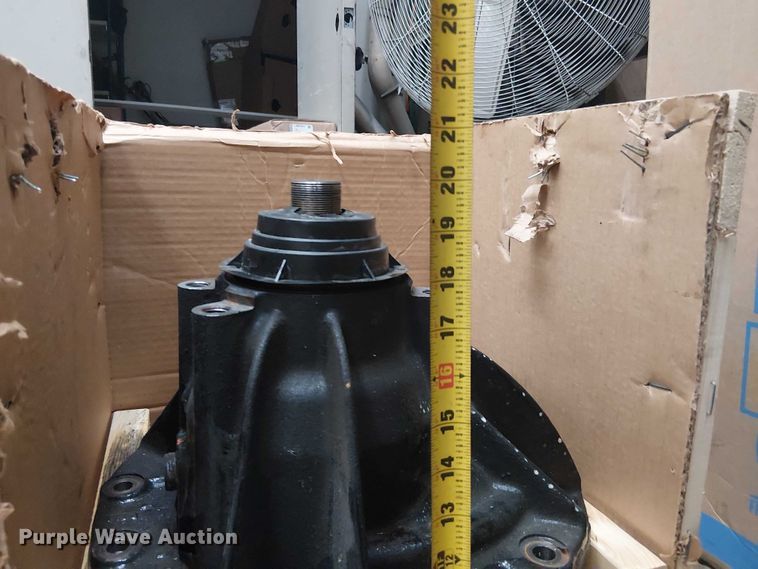 image for item NC9752 Dana Spicer S15-140N rear differential