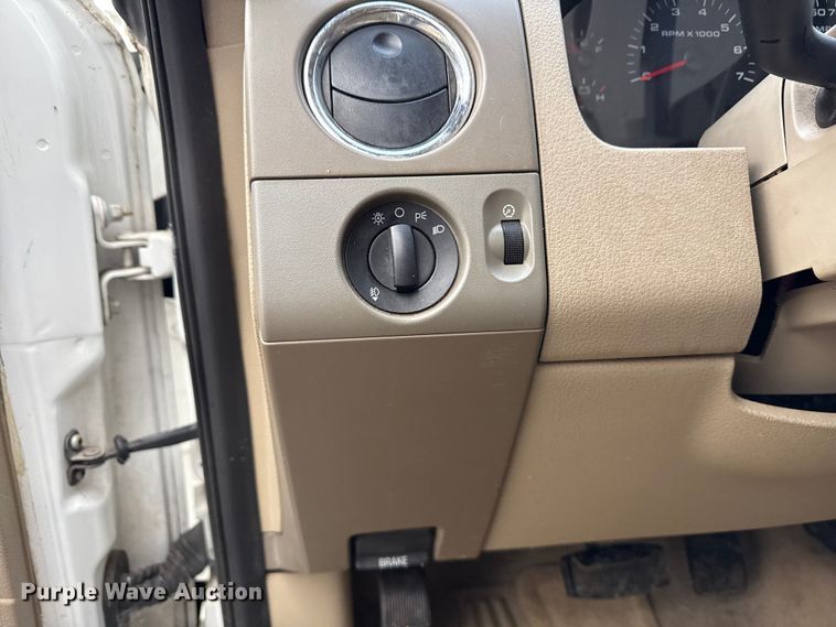 image for item ND9447 2005 Ford F150 SuperCab pickup truck