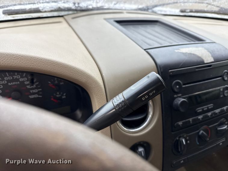 image for item ND9447 2005 Ford F150 SuperCab pickup truck