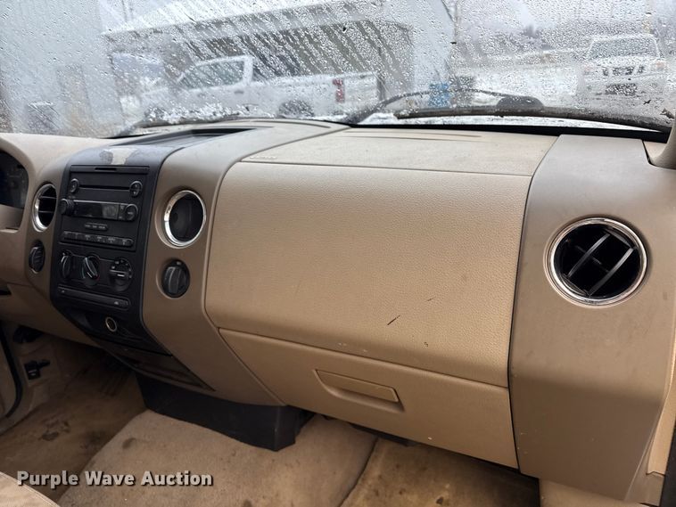 image for item ND9447 2005 Ford F150 SuperCab pickup truck