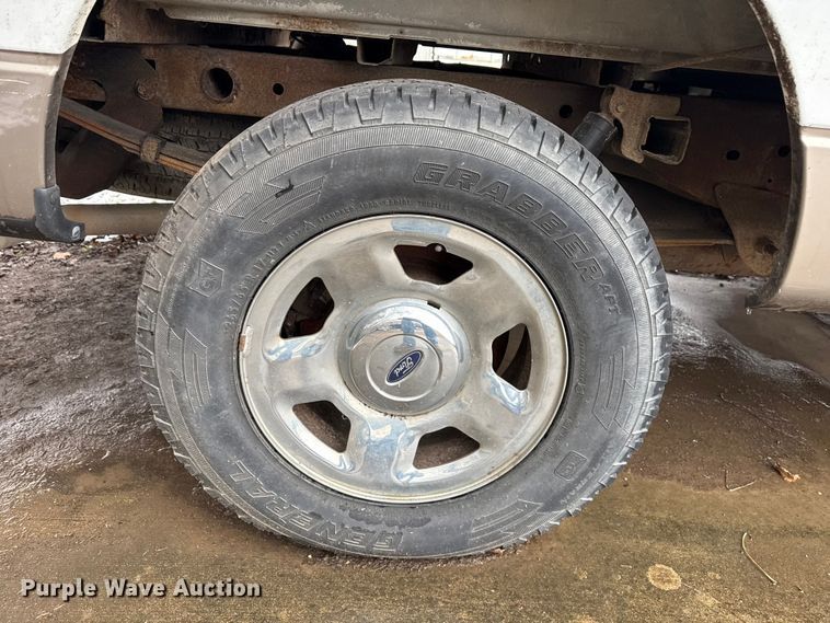 image for item ND9447 2005 Ford F150 SuperCab pickup truck