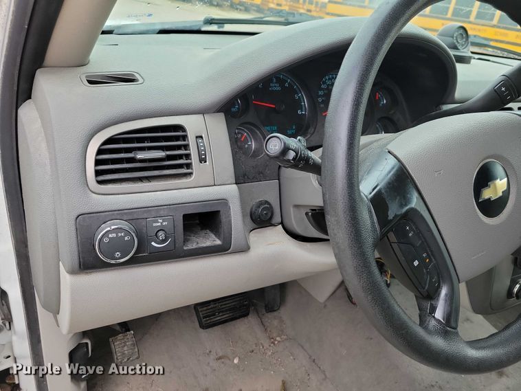 image for item NO9803 2009 Chevrolet Suburban 1500 SUV