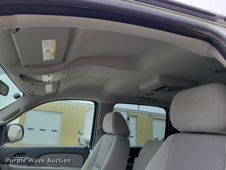 image for item NO9803 2009 Chevrolet Suburban 1500 SUV