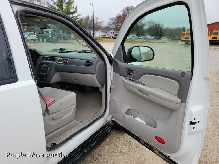 image for item NO9803 2009 Chevrolet Suburban 1500 SUV