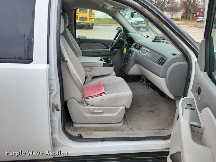 image for item NO9803 2009 Chevrolet Suburban 1500 SUV