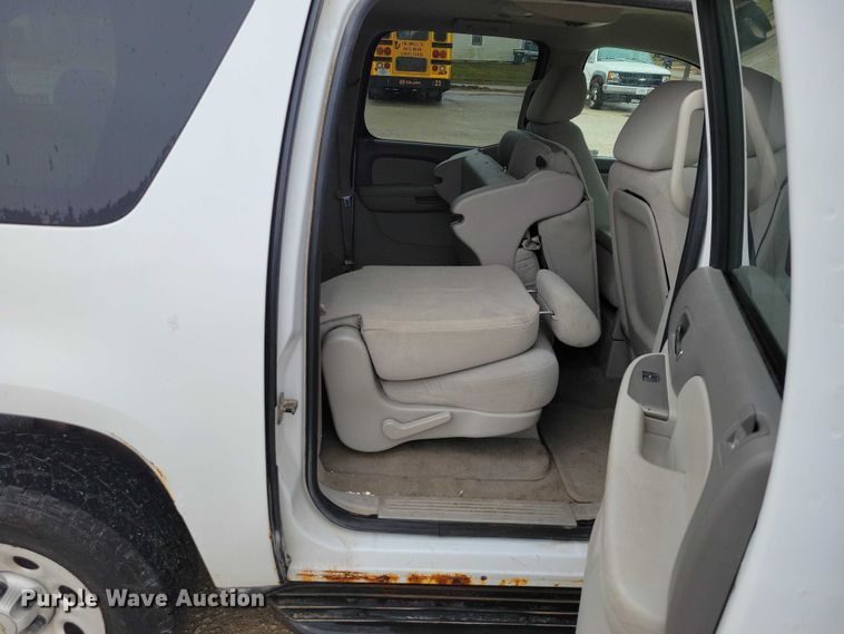 image for item NO9803 2009 Chevrolet Suburban 1500 SUV