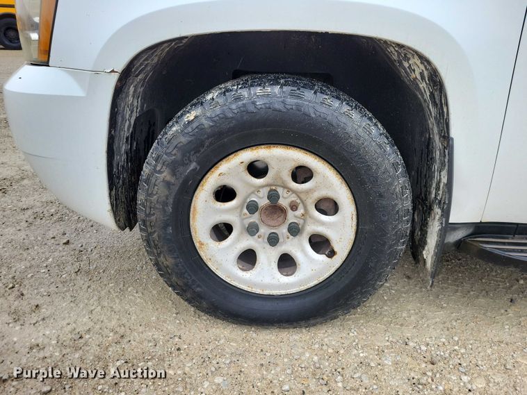 image for item NO9803 2009 Chevrolet Suburban 1500 SUV