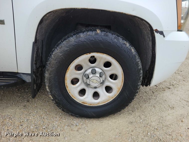 image for item NO9803 2009 Chevrolet Suburban 1500 SUV