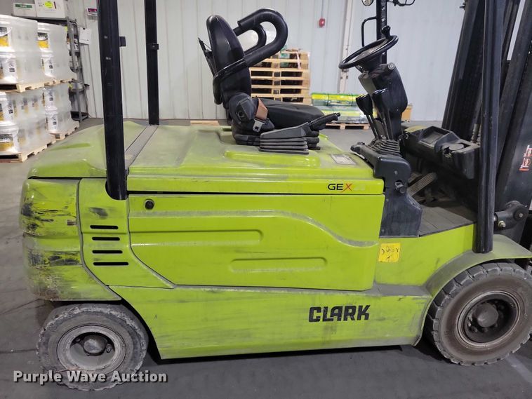 image for item NO9809 Clark GEX30 forklift