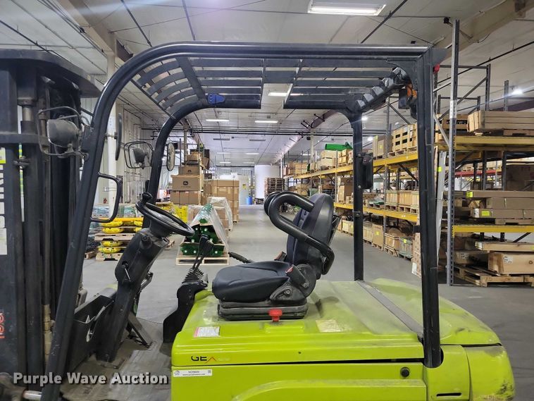 image for item NO9809 Clark GEX30 forklift
