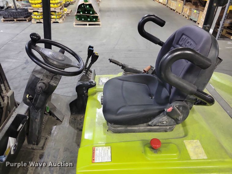 image for item NO9809 Clark GEX30 forklift