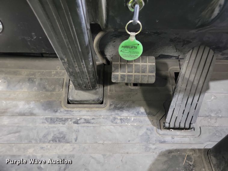 image for item NO9809 Clark GEX30 forklift