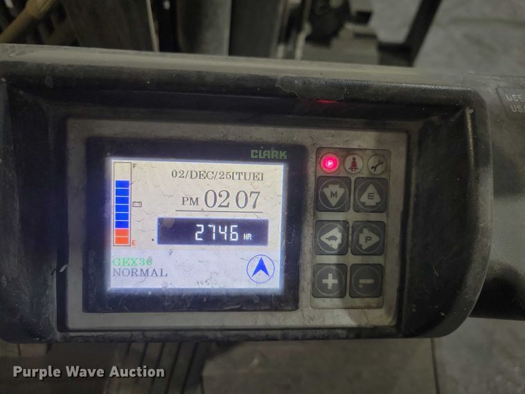 image for item NO9809 Clark GEX30 forklift