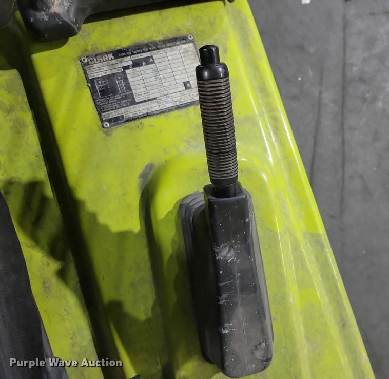 image for item NO9809 Clark GEX30 forklift