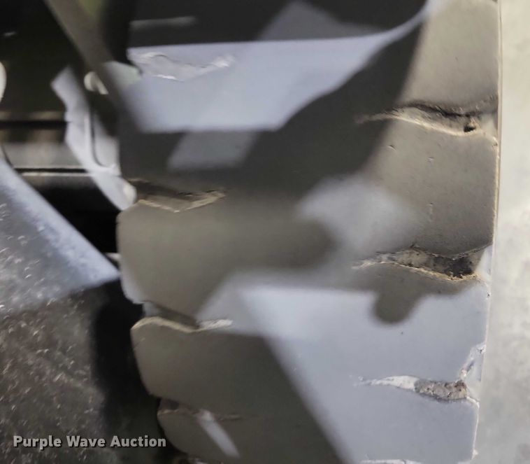 image for item NO9809 Clark GEX30 forklift