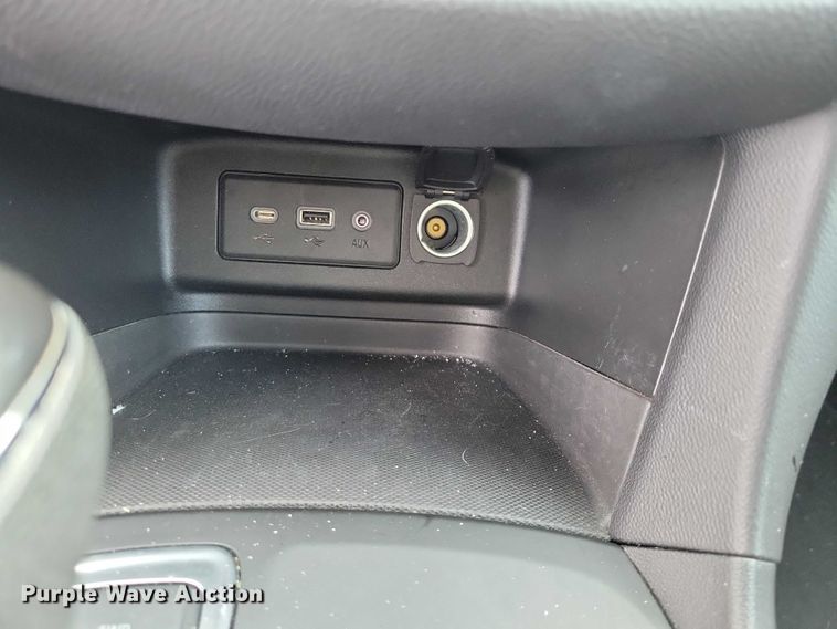 image for item NO9810 2020 Chevrolet Equinox LT SUV