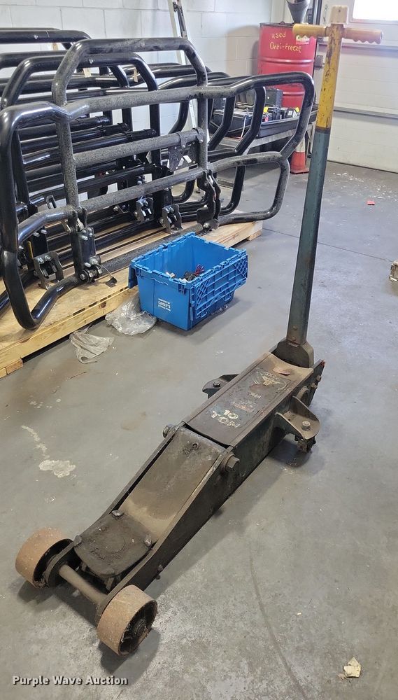 image for item NO9812 Jacks 10 ton floor jack