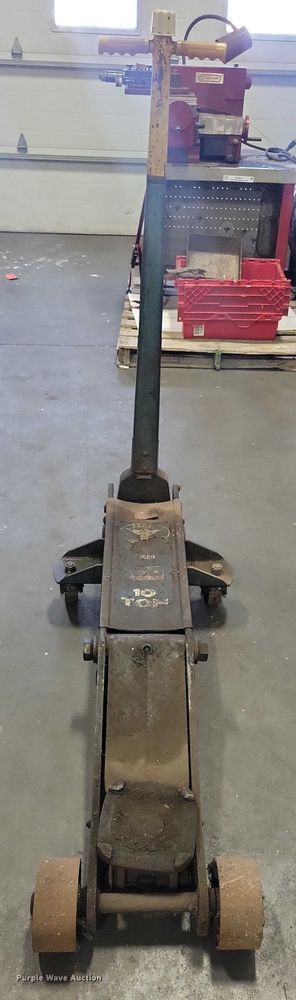 image for item NO9812 Jacks 10 ton floor jack