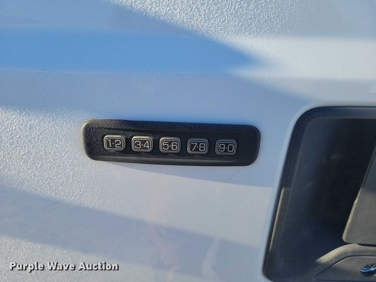 image for item NO9813 2011 Ford F350 Super Duty SuperCab pickup truck