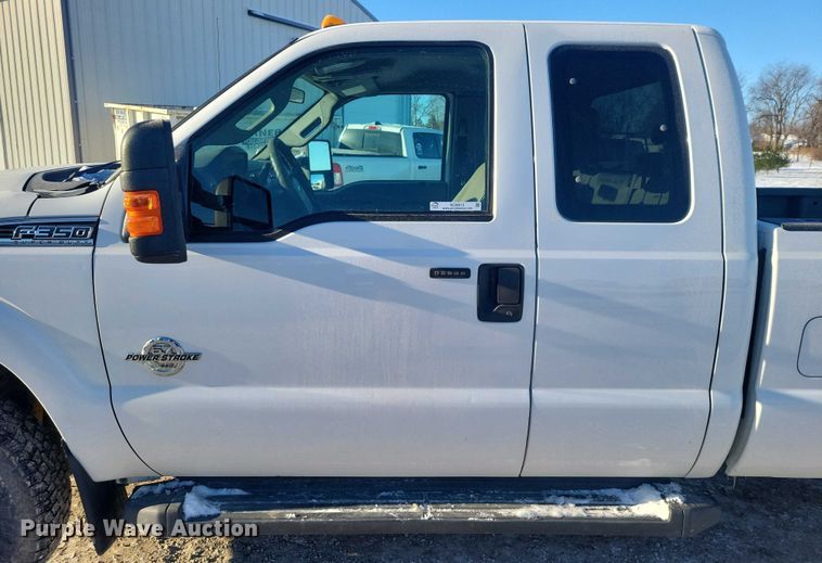 image for item NO9813 2011 Ford F350 Super Duty SuperCab pickup truck