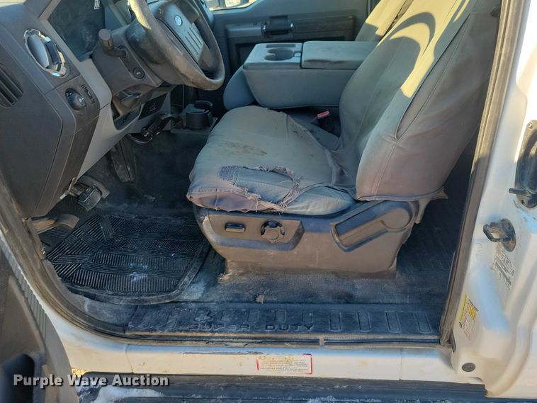 image for item NO9813 2011 Ford F350 Super Duty SuperCab pickup truck