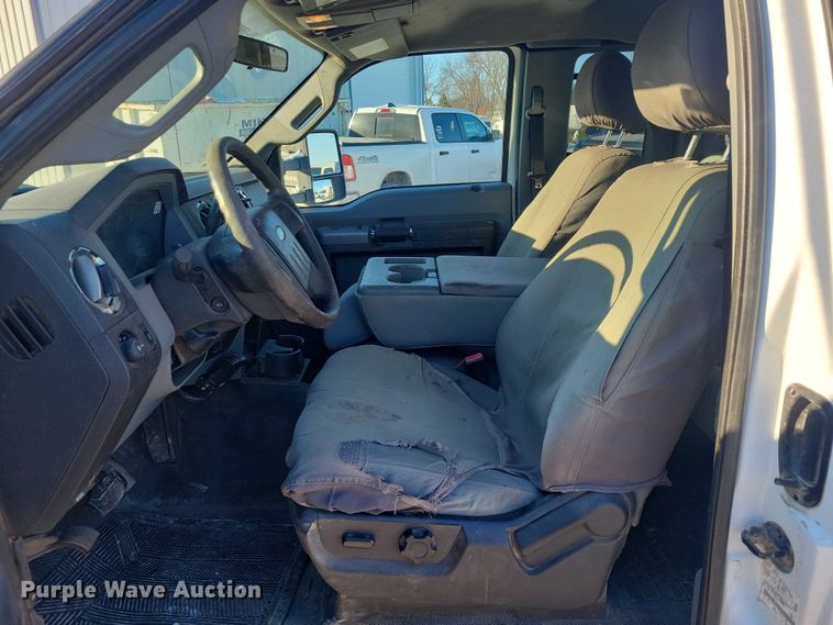 image for item NO9813 2011 Ford F350 Super Duty SuperCab pickup truck