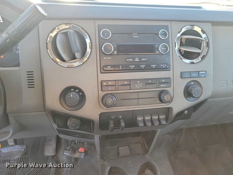 image for item NO9813 2011 Ford F350 Super Duty SuperCab pickup truck