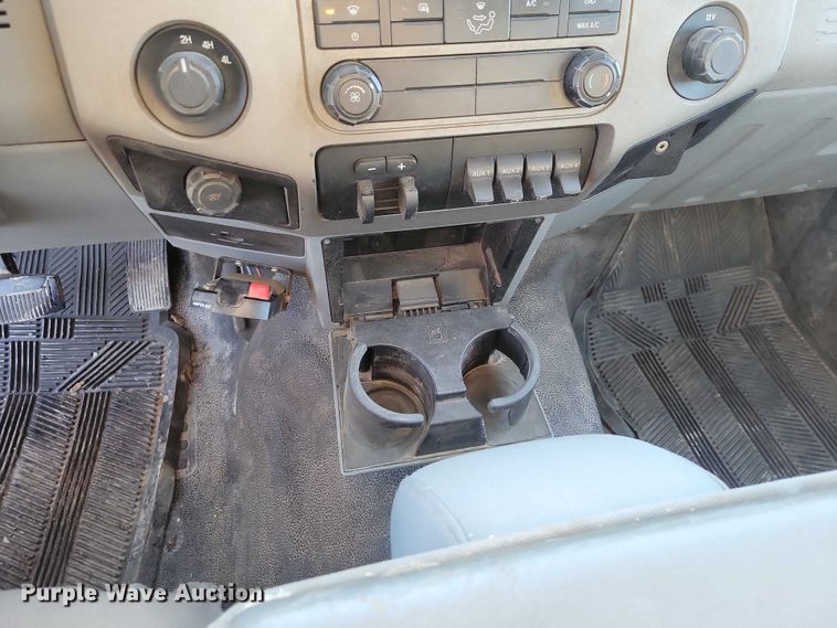 image for item NO9813 2011 Ford F350 Super Duty SuperCab pickup truck