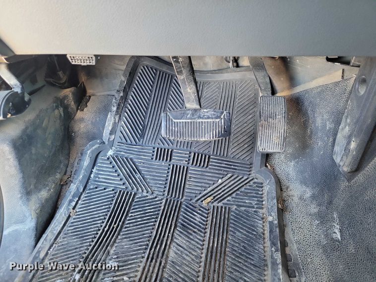 image for item NO9813 2011 Ford F350 Super Duty SuperCab pickup truck