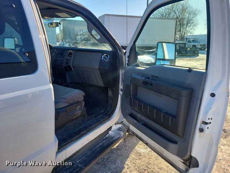 image for item NO9813 2011 Ford F350 Super Duty SuperCab pickup truck