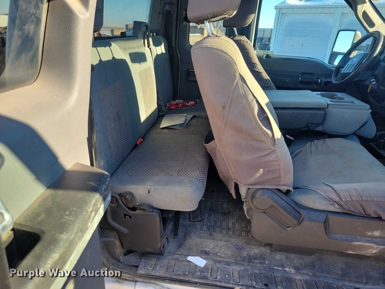 image for item NO9813 2011 Ford F350 Super Duty SuperCab pickup truck