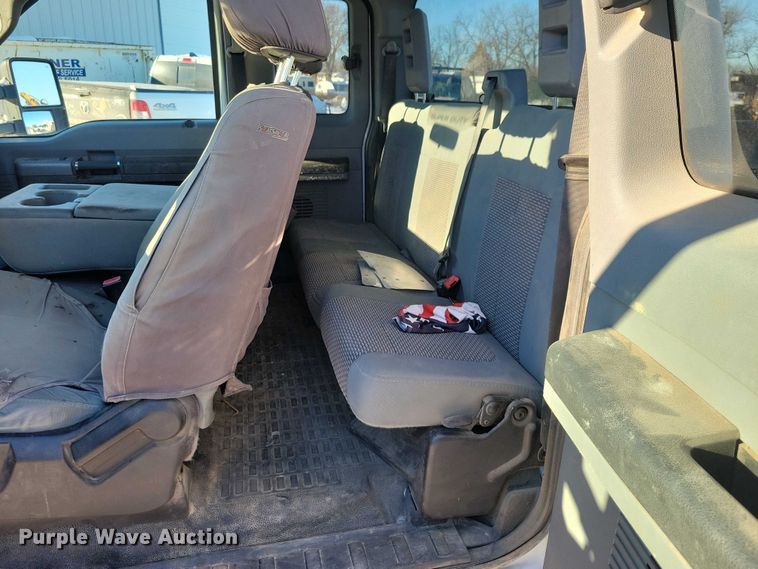 image for item NO9813 2011 Ford F350 Super Duty SuperCab pickup truck