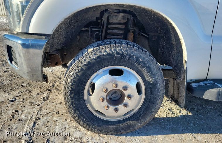 image for item NO9813 2011 Ford F350 Super Duty SuperCab pickup truck