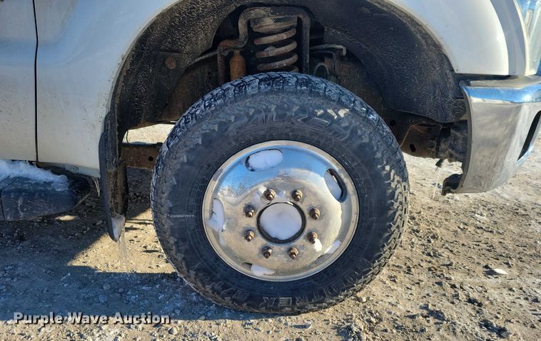 image for item NO9813 2011 Ford F350 Super Duty SuperCab pickup truck