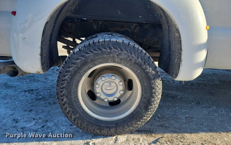 image for item NO9813 2011 Ford F350 Super Duty SuperCab pickup truck