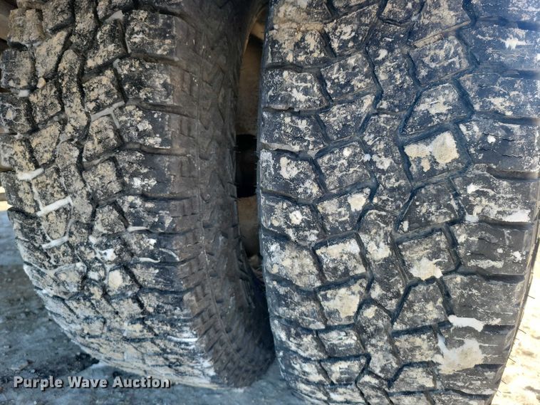 image for item NO9813 2011 Ford F350 Super Duty SuperCab pickup truck