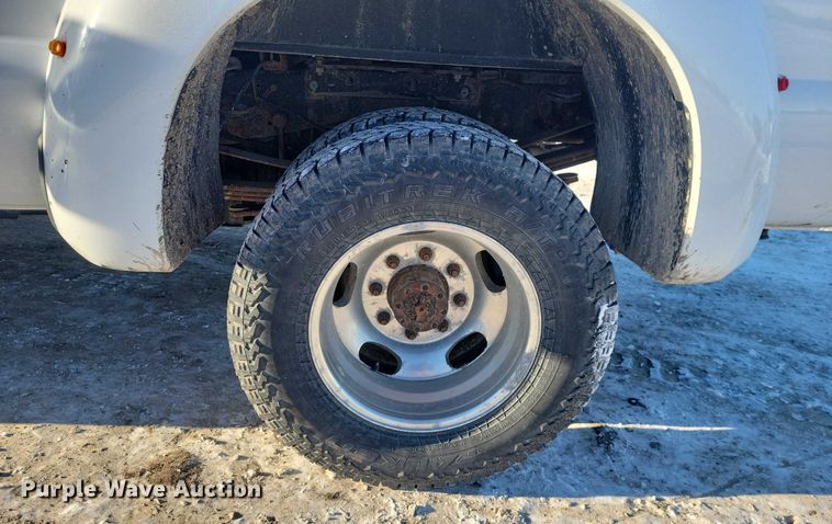 image for item NO9813 2011 Ford F350 Super Duty SuperCab pickup truck