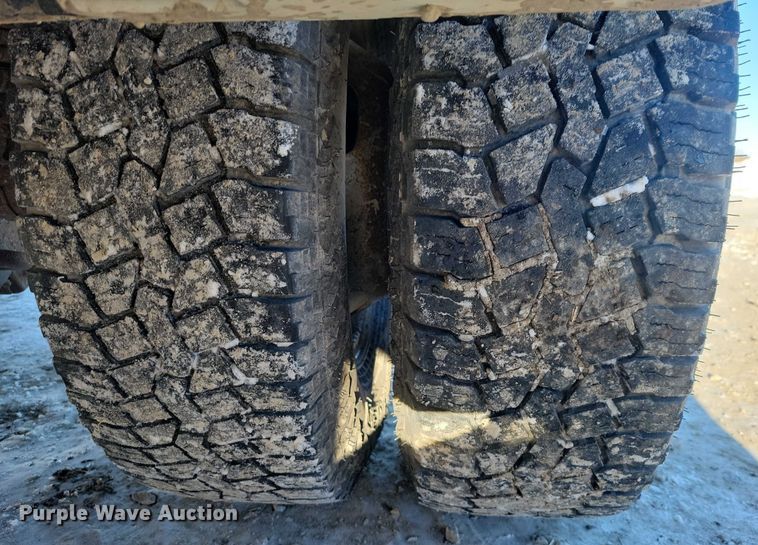 image for item NO9813 2011 Ford F350 Super Duty SuperCab pickup truck