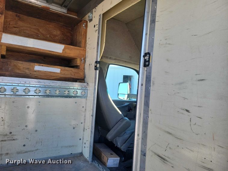 image for item NO9814 2010 Chevrolet  Express G3500 delivery van