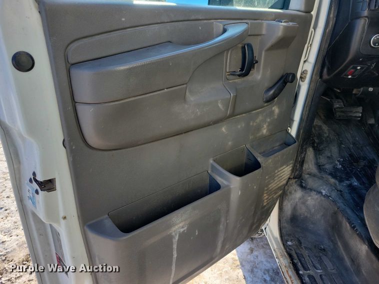 image for item NO9814 2010 Chevrolet  Express G3500 delivery van