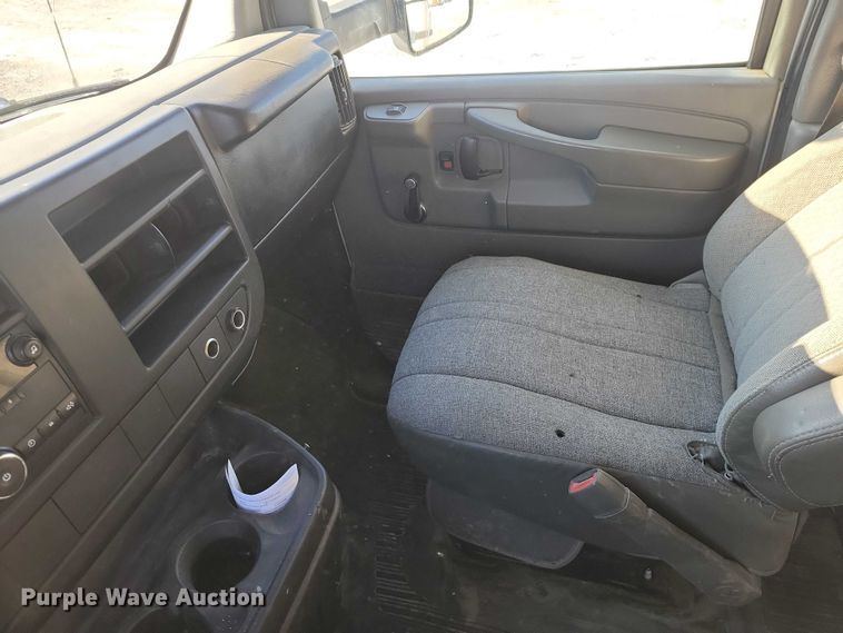 image for item NO9814 2010 Chevrolet  Express G3500 delivery van