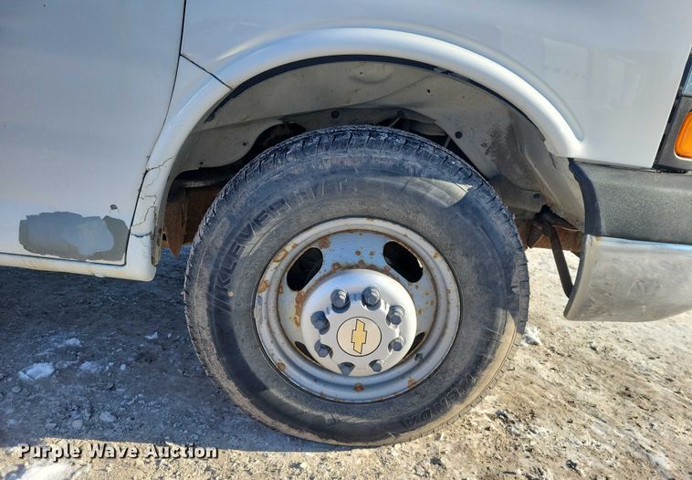 image for item NO9814 2010 Chevrolet  Express G3500 delivery van