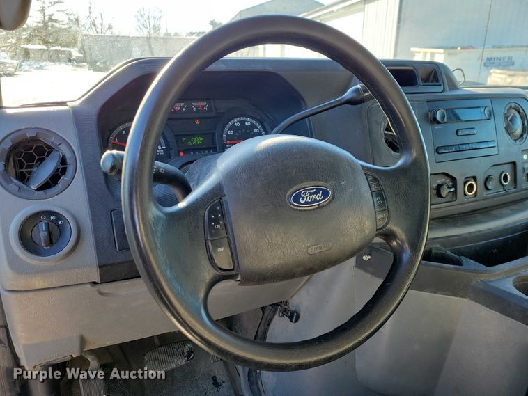 image for item NO9815 2013 Ford E250 van