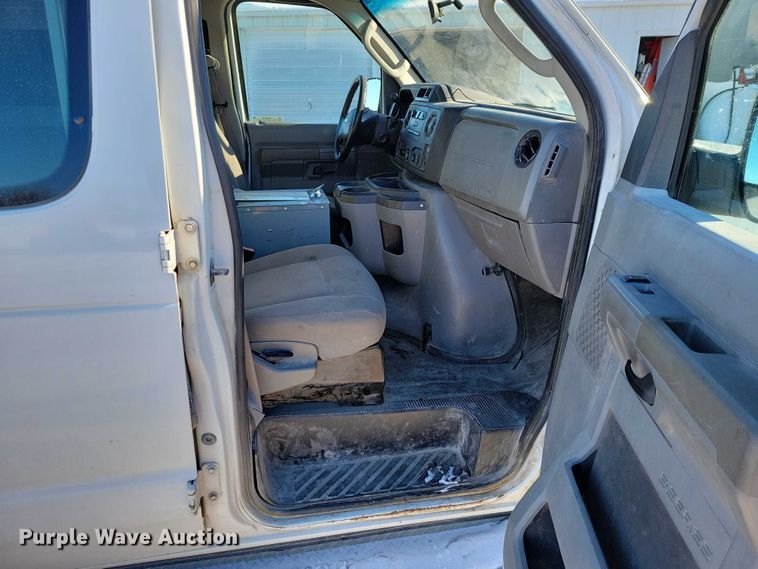 image for item NO9815 2013 Ford E250 van