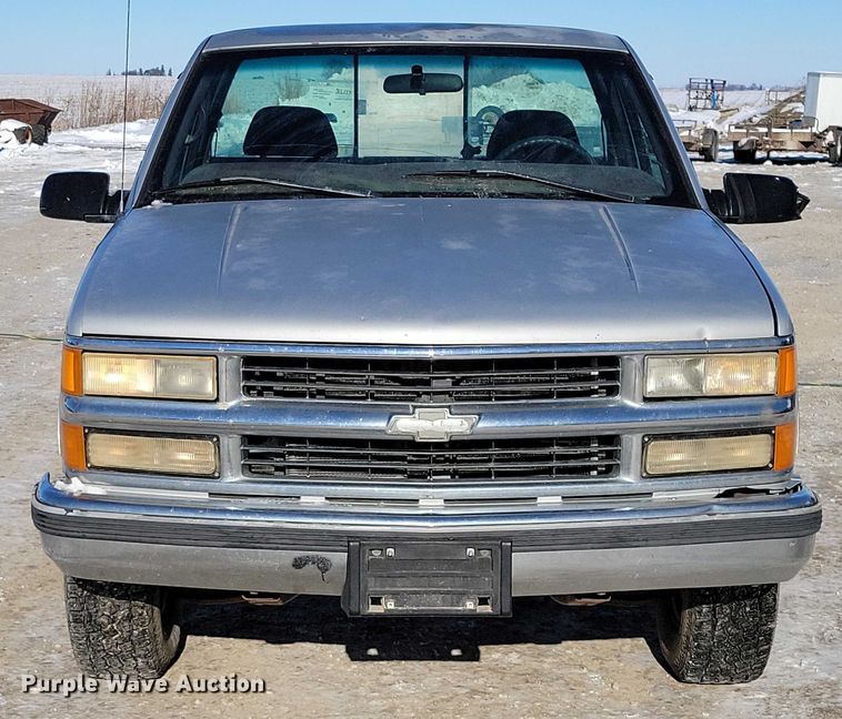image for item NO9816 1997 Chevrolet C2500 pickup truck