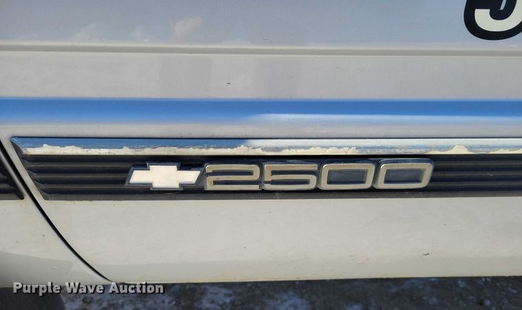image for item NO9816 1997 Chevrolet C2500 pickup truck