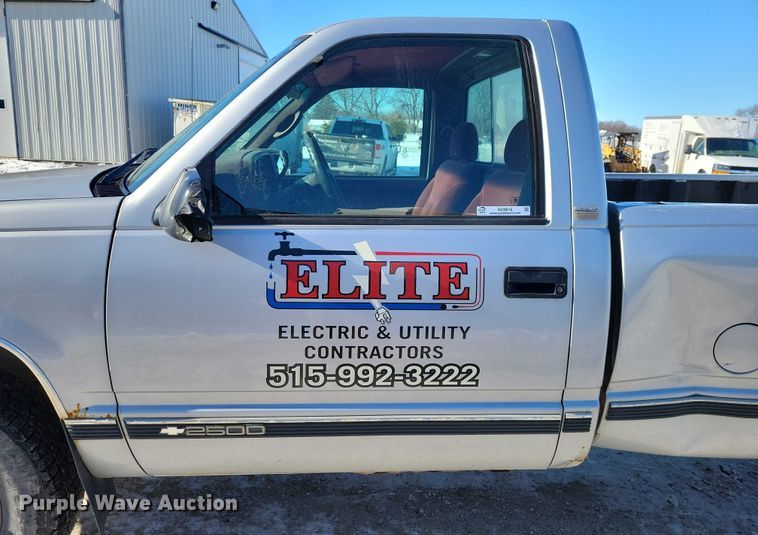 image for item NO9816 1997 Chevrolet C2500 pickup truck