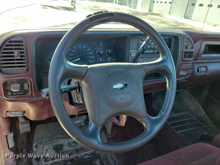 image for item NO9816 1997 Chevrolet C2500 pickup truck