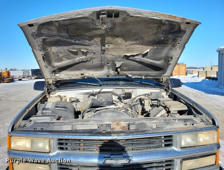 image for item NO9816 1997 Chevrolet C2500 pickup truck